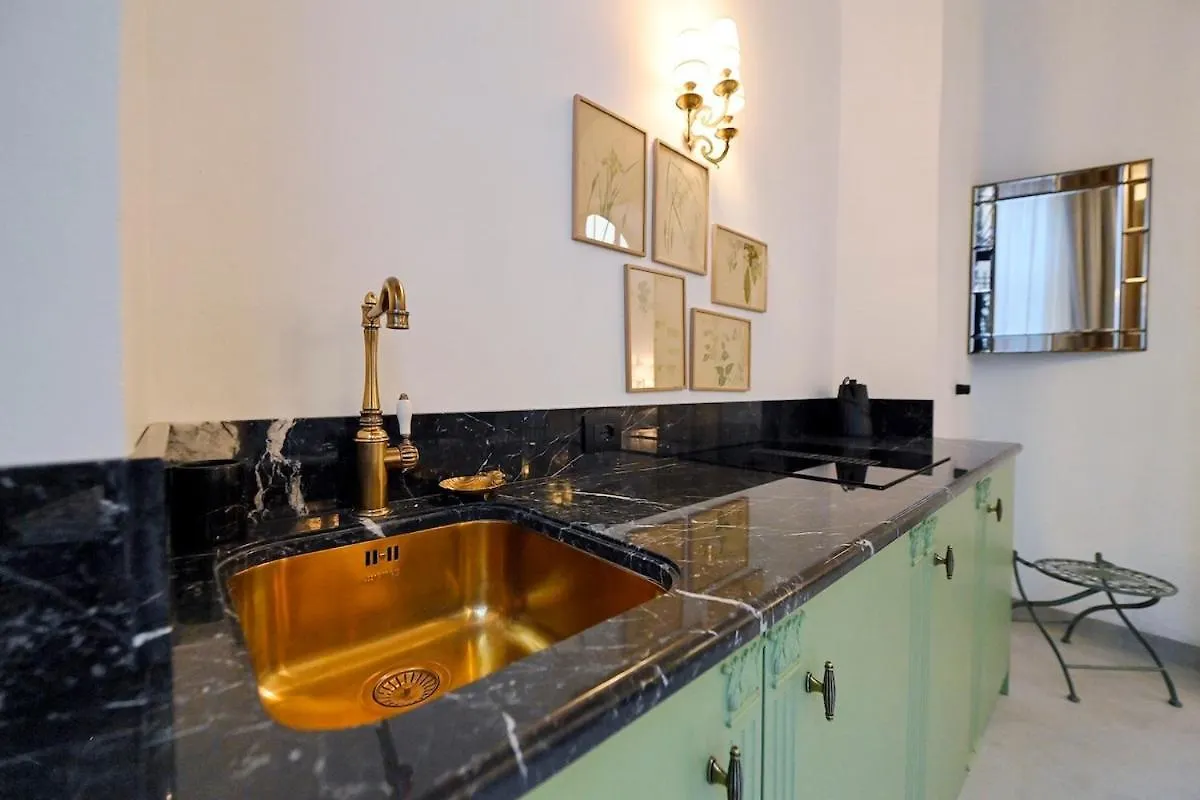Romantic Silent Garden Apartment Rome