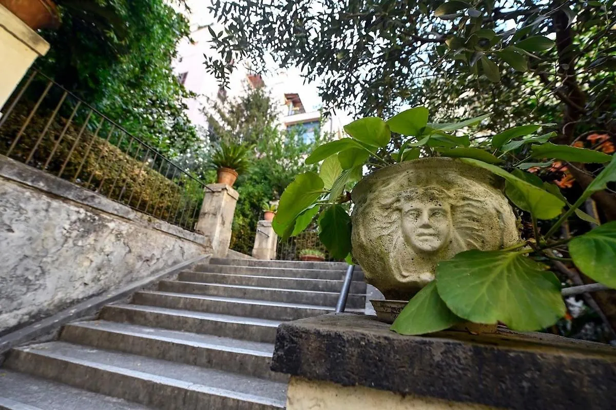 Apartment Romantic Silent Garden